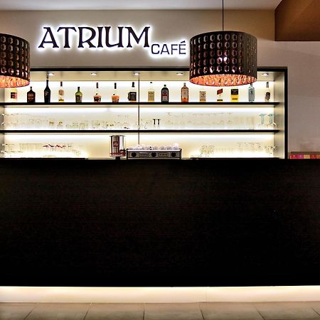 פארדוביצה Hotel Atrium מראה חיצוני תמונה